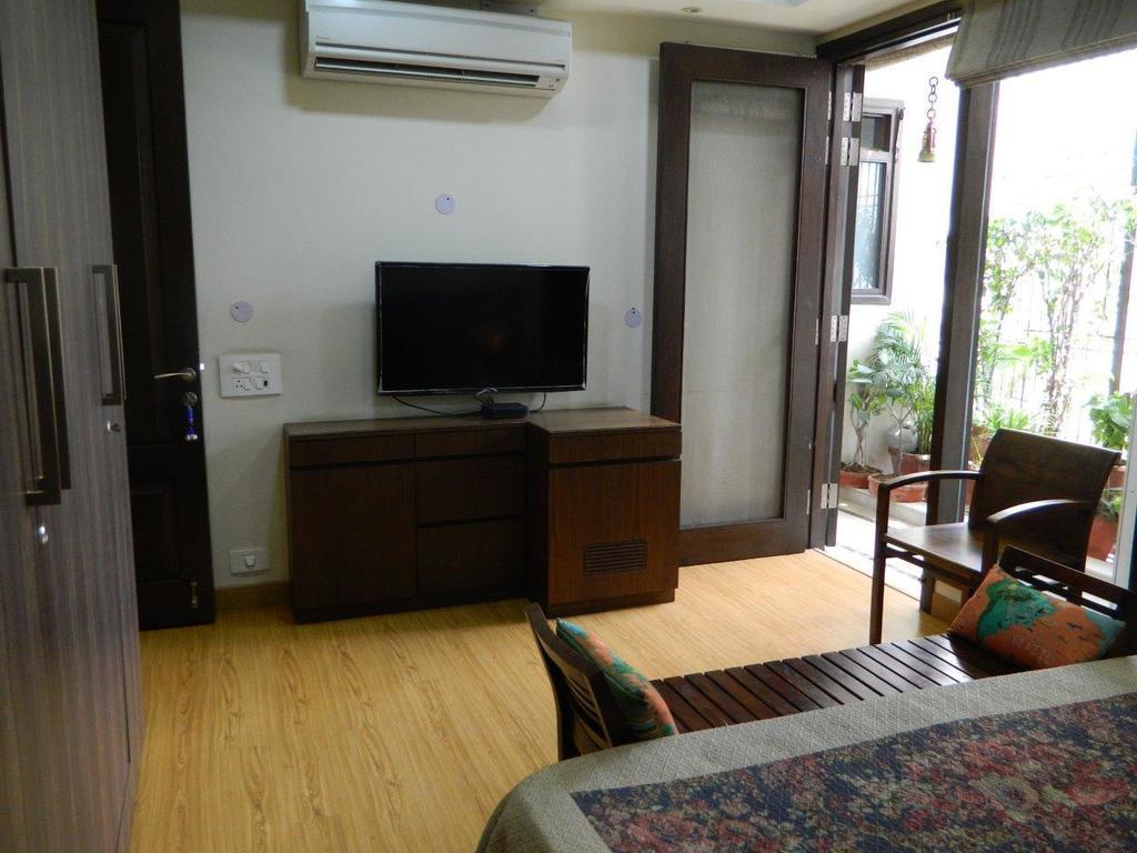 Deerpark Villa New Delhi Room photo